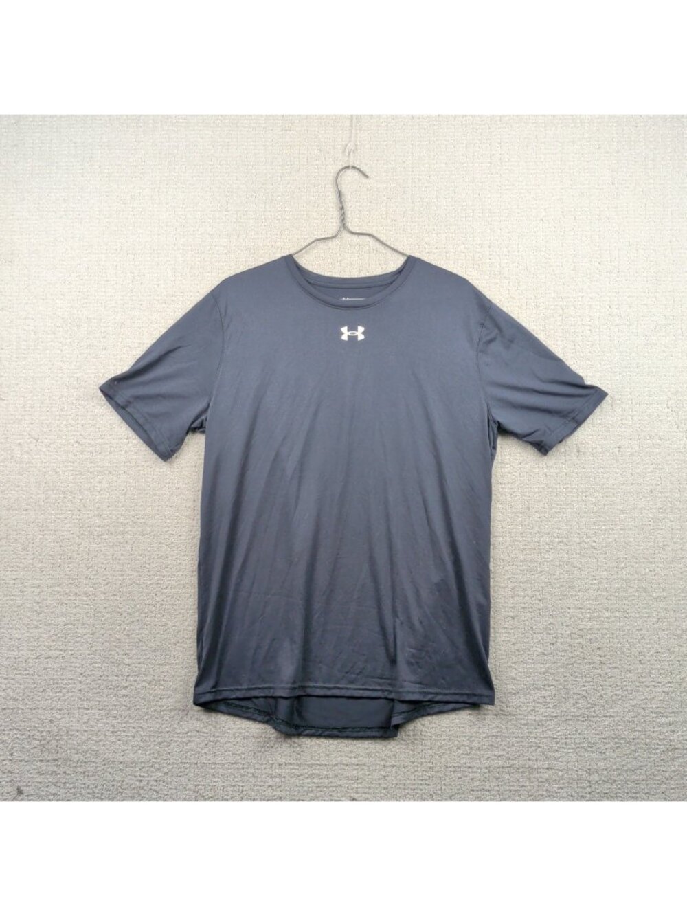 Under Armour Gym Shirt Mens Sz M Gray Active Cross-Fit Run Workout Center Logo